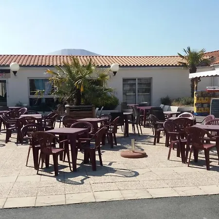 Mobilhome 6 Places Les Charmettes 81 4* Les Mathes